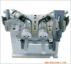 Pipe fitting mould