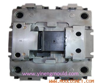 Plastic injection mould